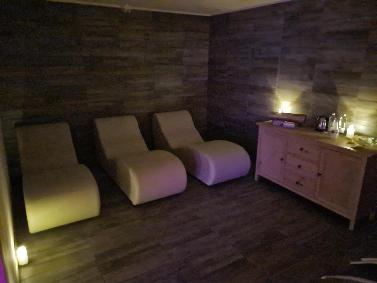 Chalet Chapeau Rar Castel Condino Kültér fotó