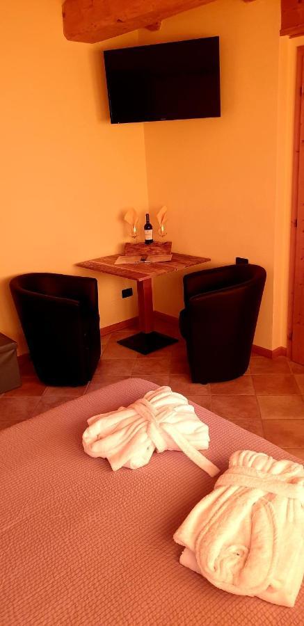 Chalet Chapeau Rar Castel Condino Kültér fotó