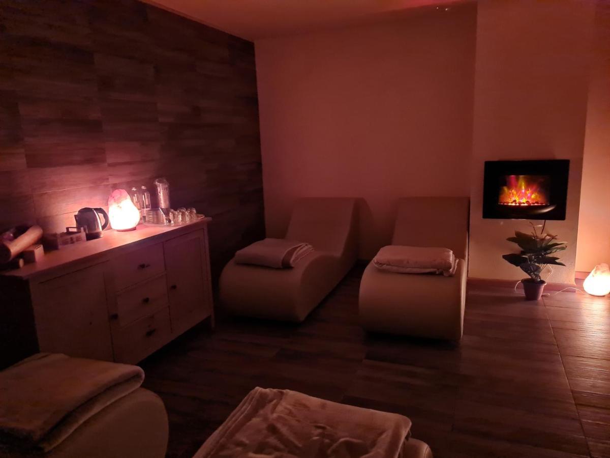 Chalet Chapeau Rar Castel Condino Kültér fotó