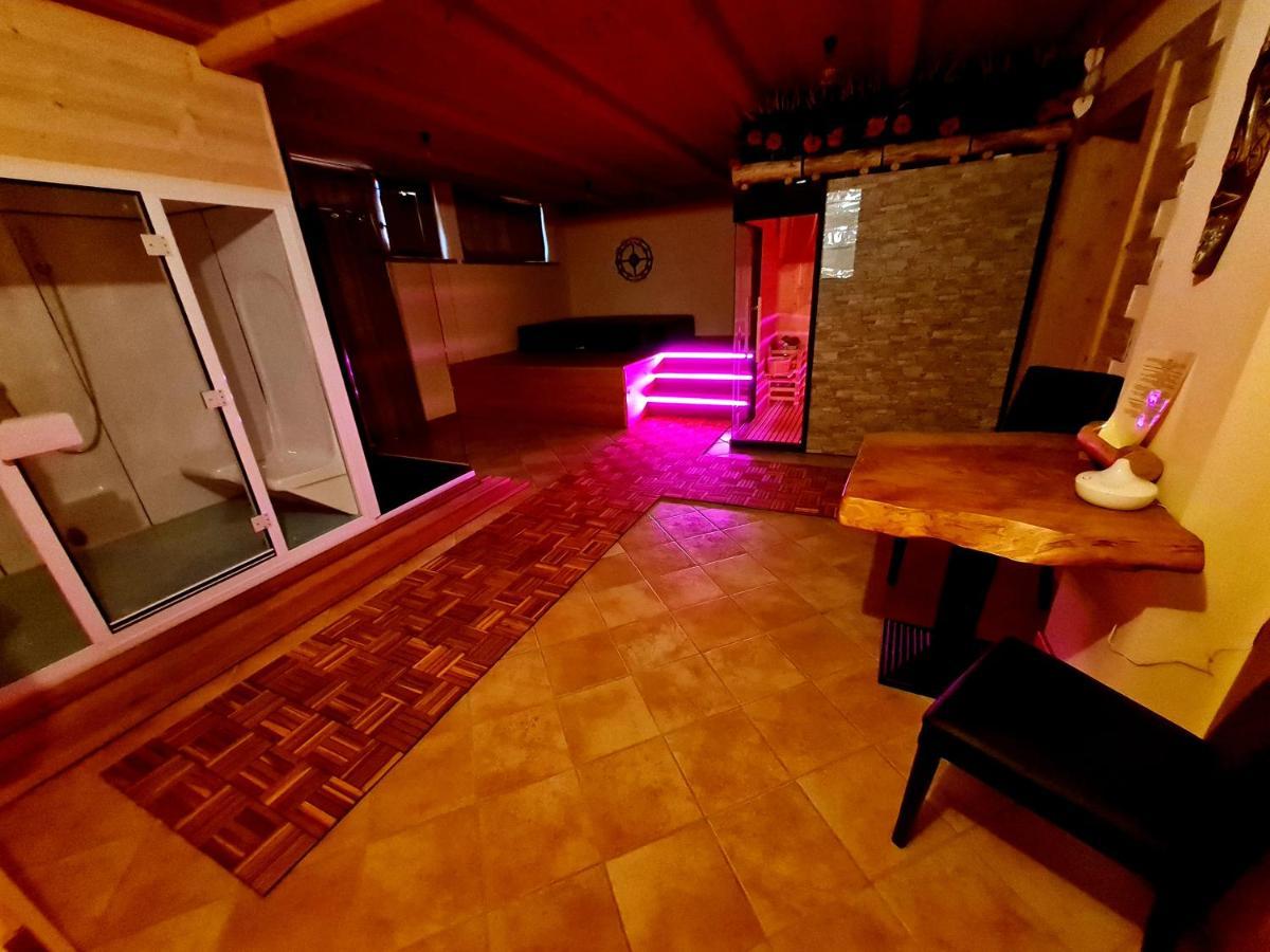 Chalet Chapeau Rar Castel Condino Kültér fotó